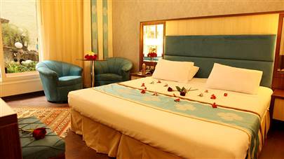 اتاق دو تخته هتل پارسیان عالی قاپو اصفهان اتاق دو تخته هتل پارسیان عالی قاپو اصفهان